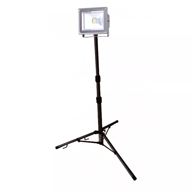 FOCO LED 50 W CON TRÍPODE